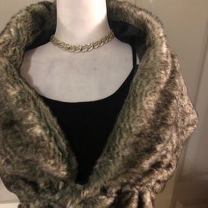 Faux Fur Shoulder Winter cape/coat